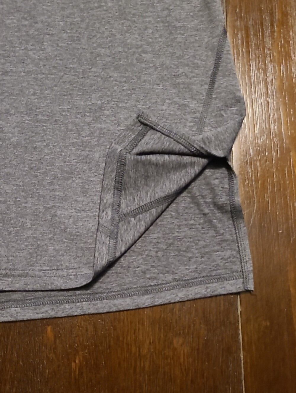 Tek Gear Athletic Gray Women's V-Neck Short Sleeve Tee - XL - Picture 8 of 8